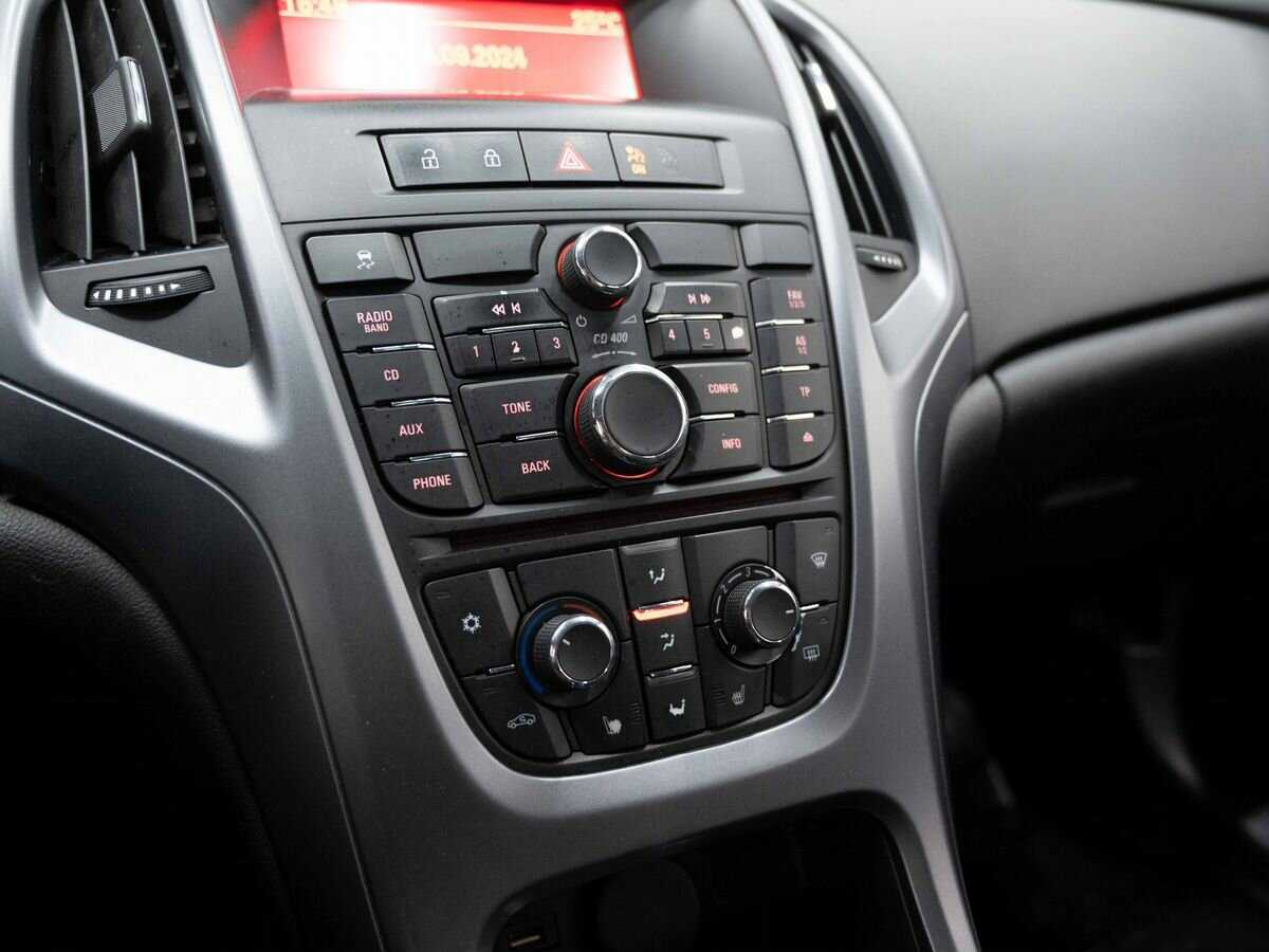 Опель Астра б/у, 2013, Механическая. Фото: #16