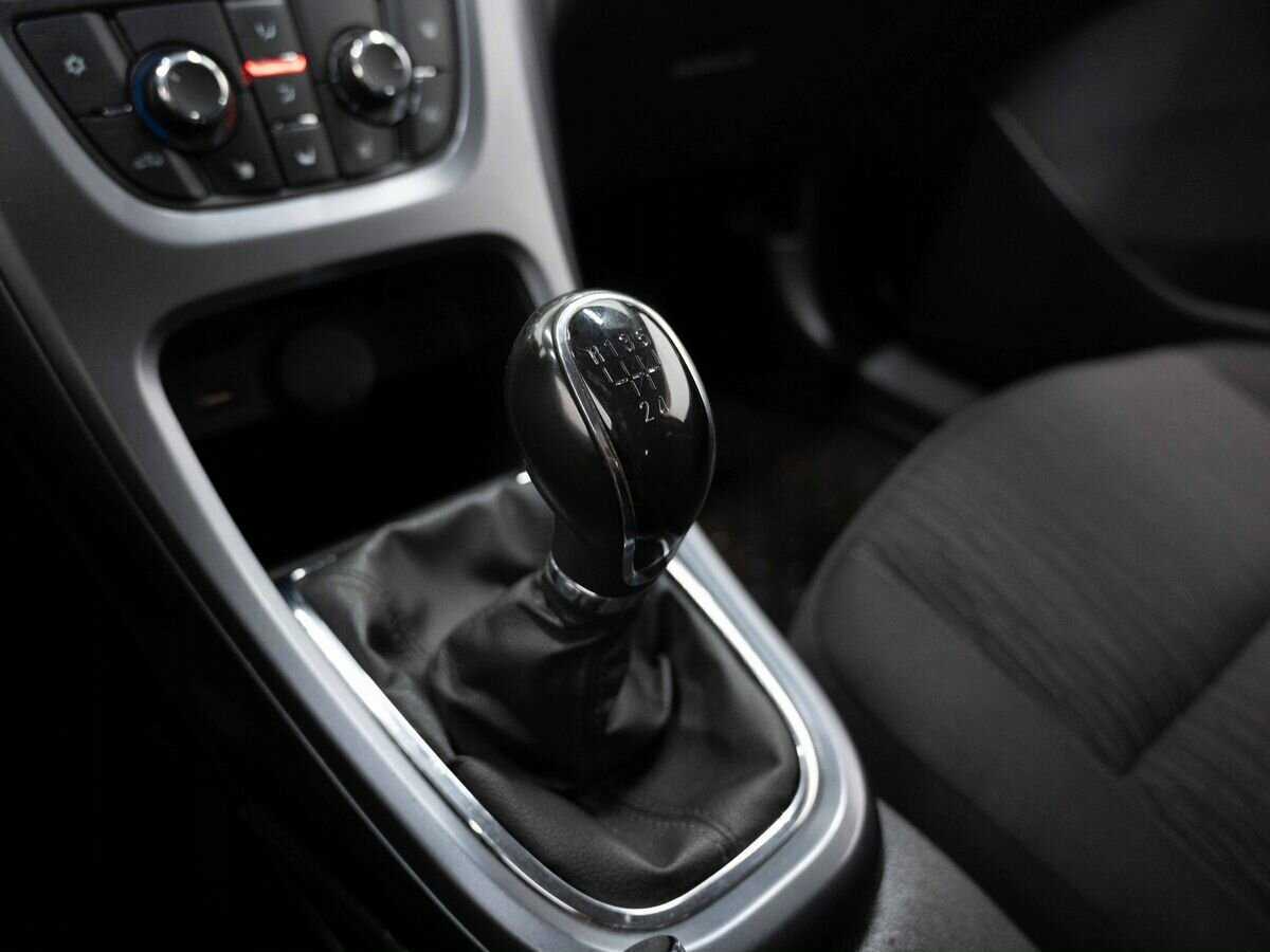 Опель Астра б/у, 2013, Механическая. Фото: #17