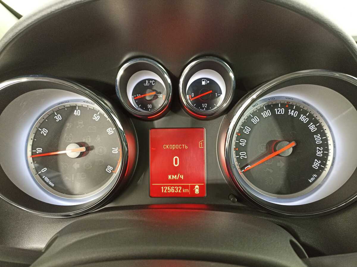 Опель Астра б/у, 2013, Механическая. Фото: #10