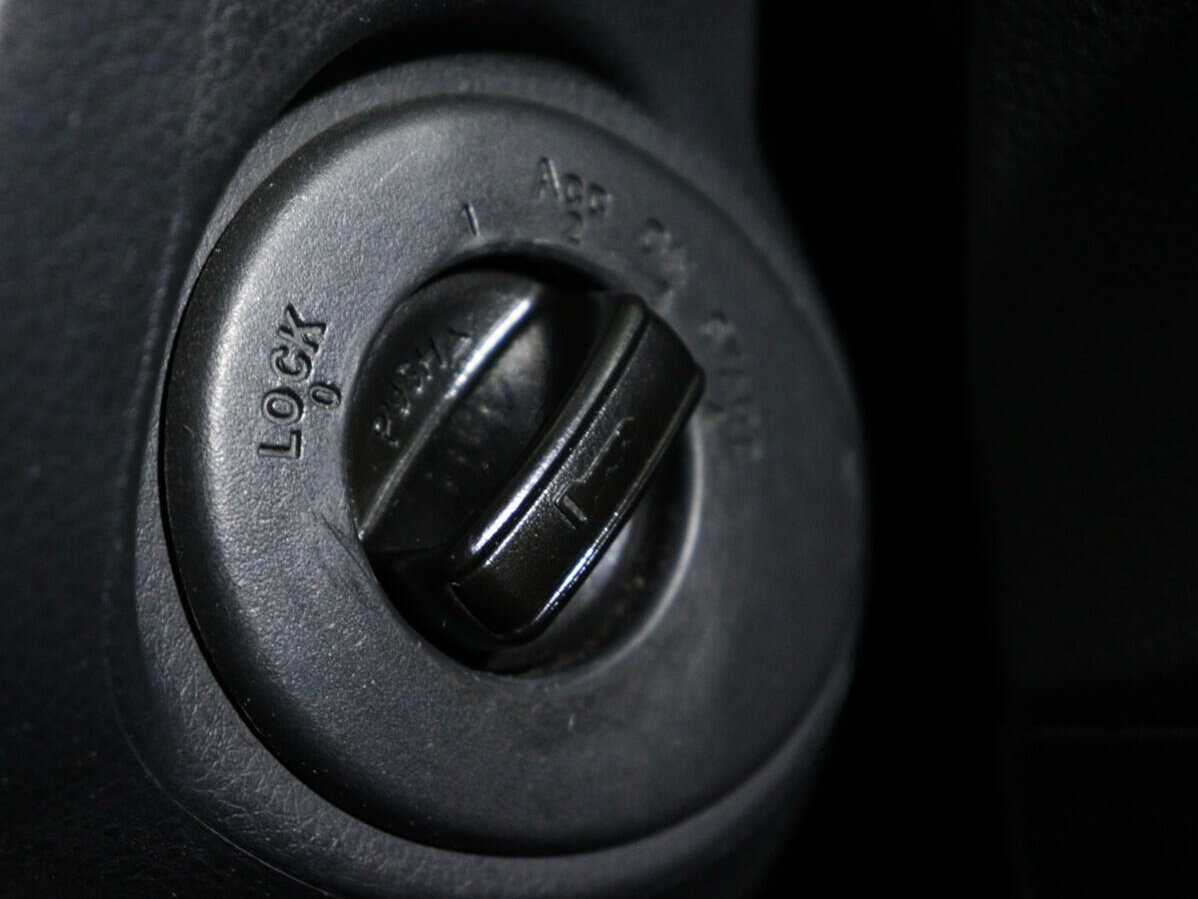 Ниссан Тиида б/у, 2013, Автоматическая. Фото: #13