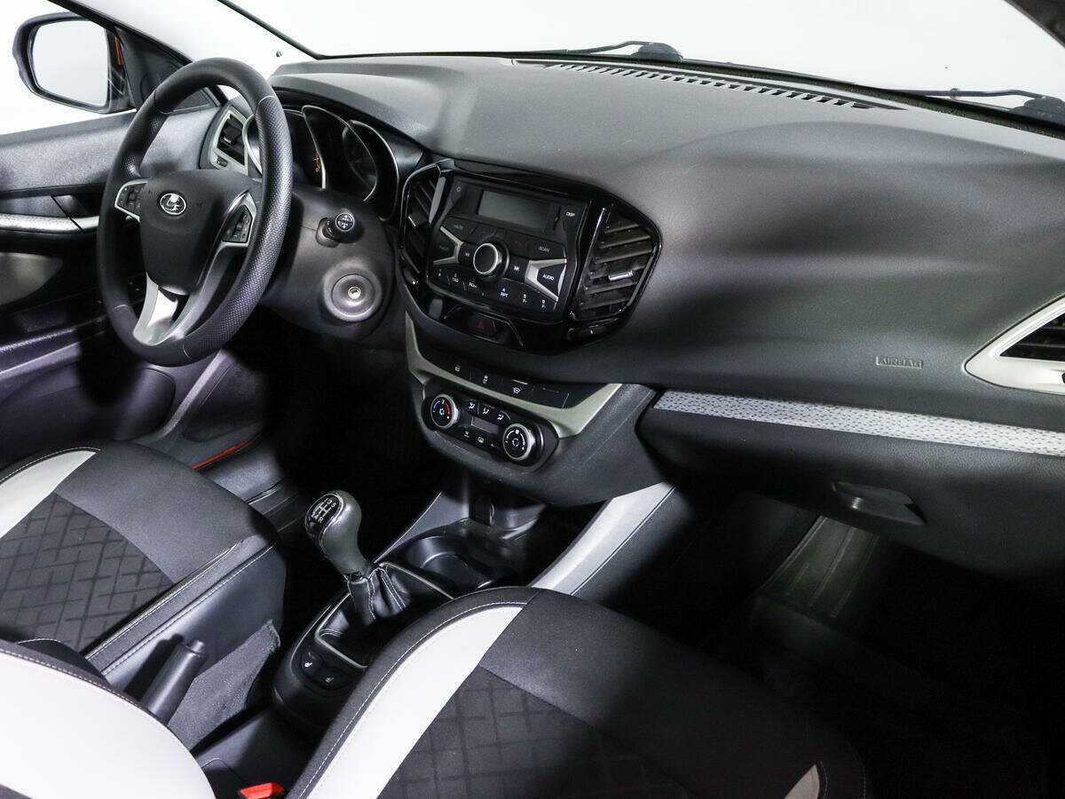 Лада (ВАЗ) Веста б/у, 2018, Механическая. Фото: #6