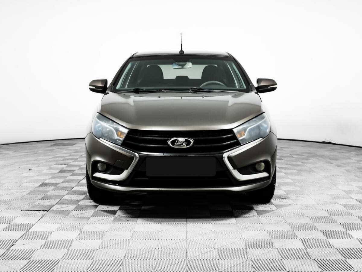 Лада (ВАЗ) Веста б/у, 2017, Механическая. Фото: #1