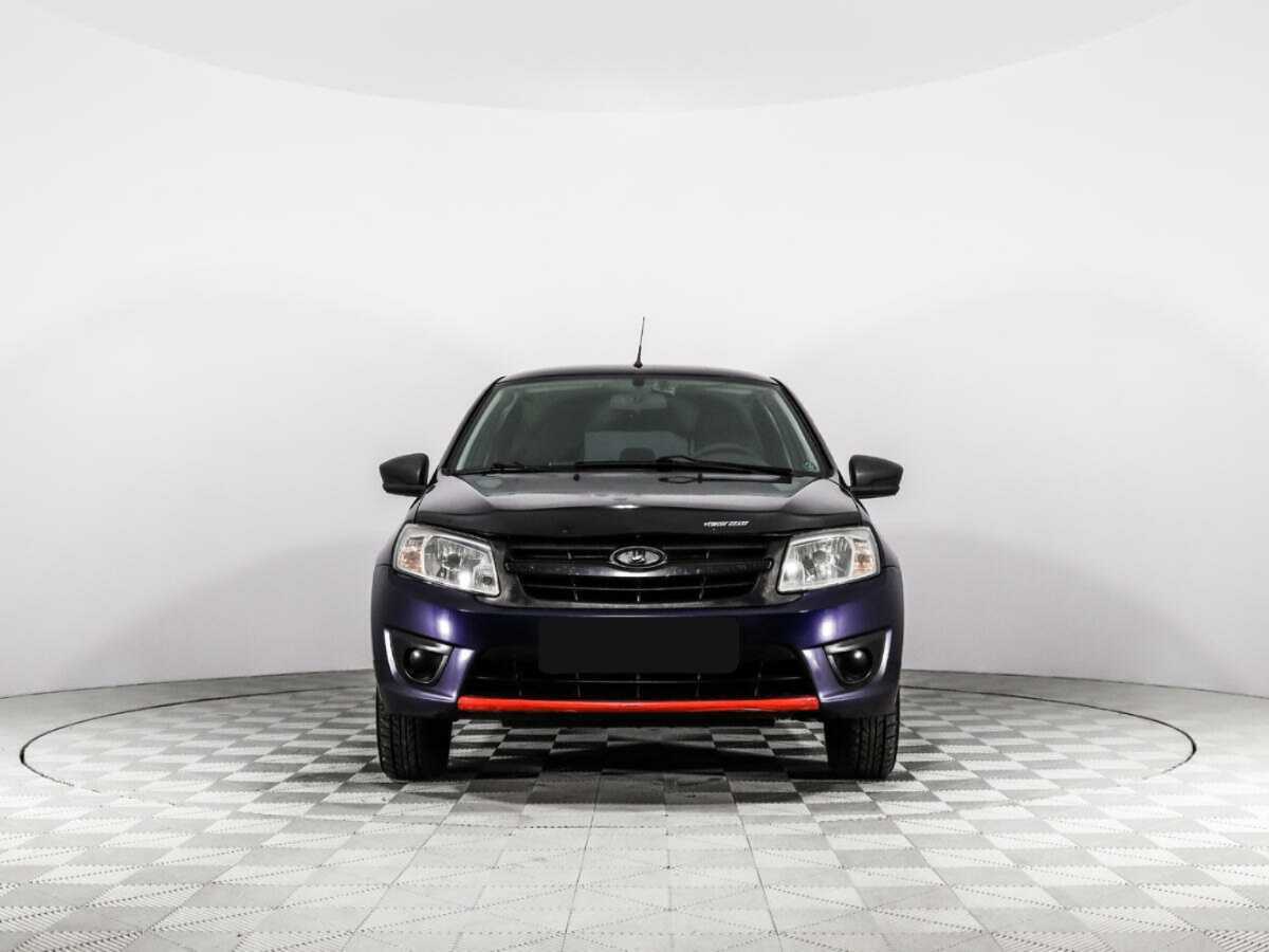 Лада (ВАЗ) Гранта б/у, 2015, Механическая. Фото: #1