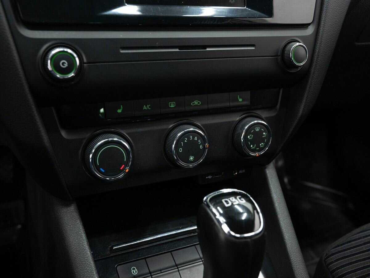 Шкода Октавия б/у, 2015, Роботизированная. Фото: #14