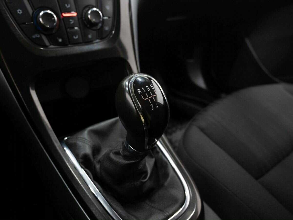 Опель Астра б/у, 2013, Механическая. Фото: #19