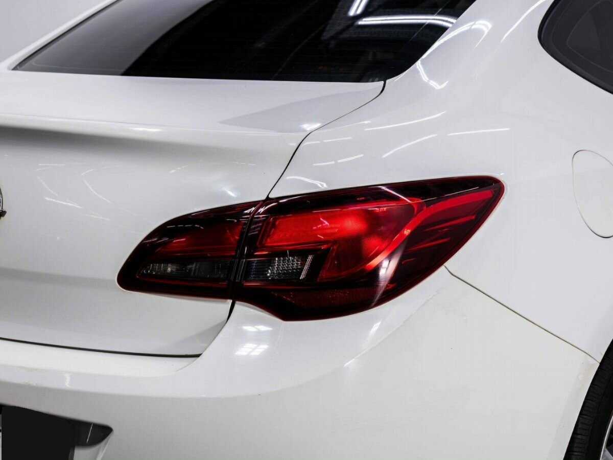 Опель Астра б/у, 2013, Механическая. Фото: #21