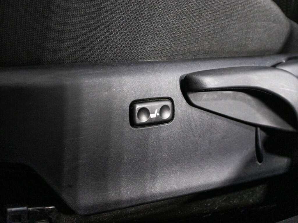 Тойота Аурис б/у, 2014, Механическая. Фото: #17