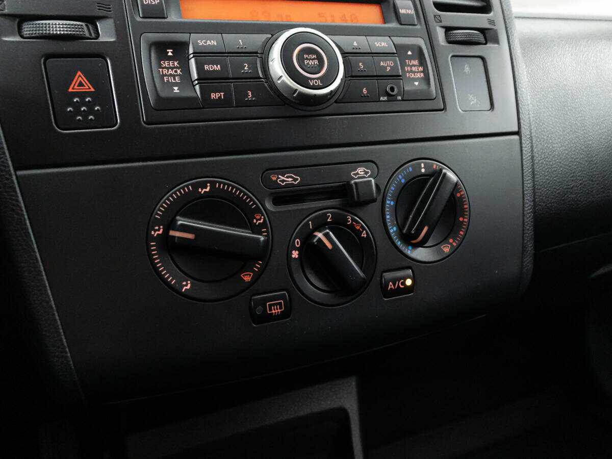 Ниссан Тиида б/у, 2013, Механическая. Фото: #14