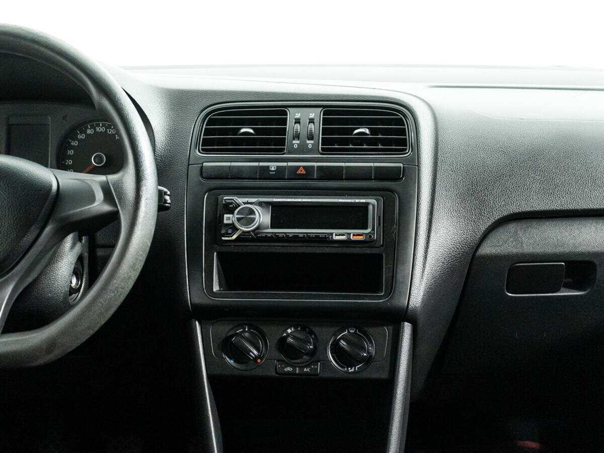 Фольксваген Поло б/у, 2017, Механическая. Фото: #9