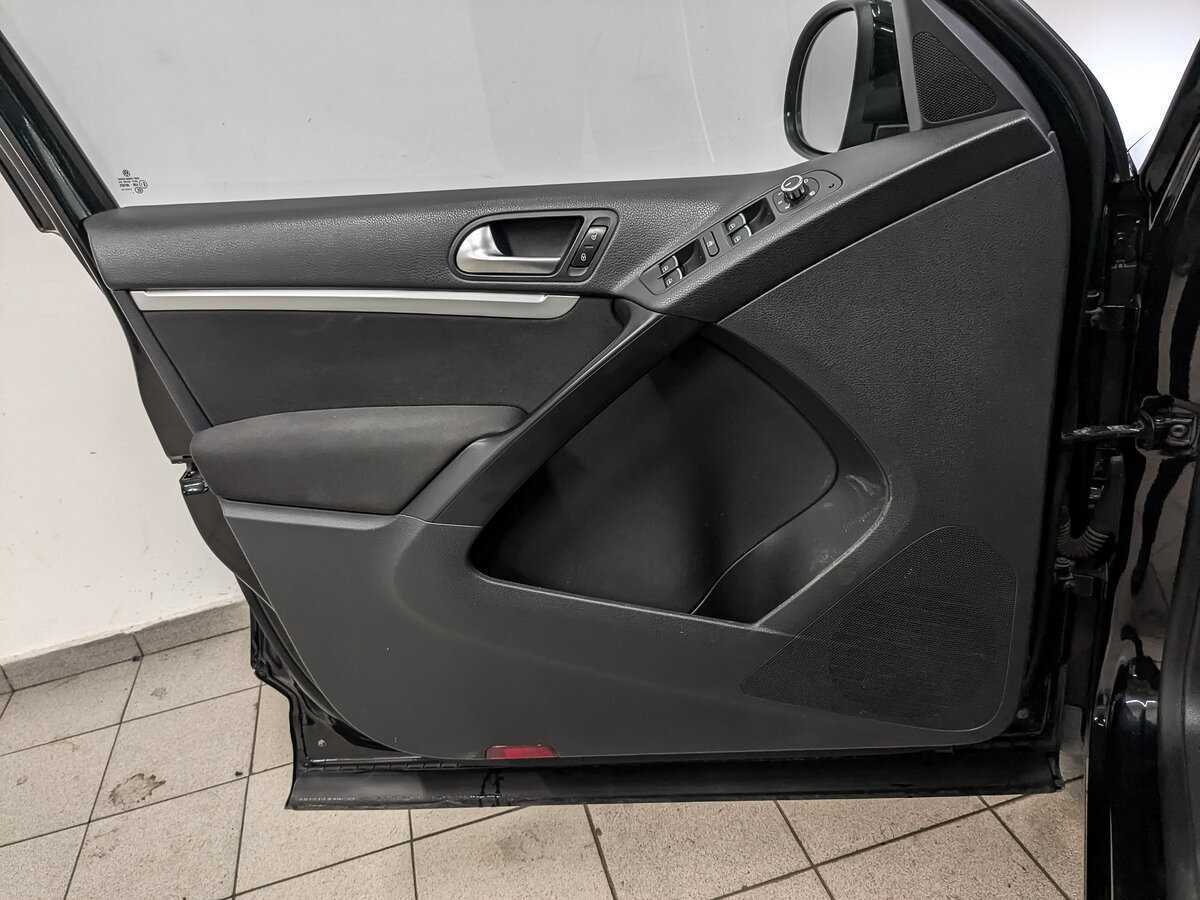 Фольксваген Тигуан б/у, 2015, Автоматическая. Фото: #18