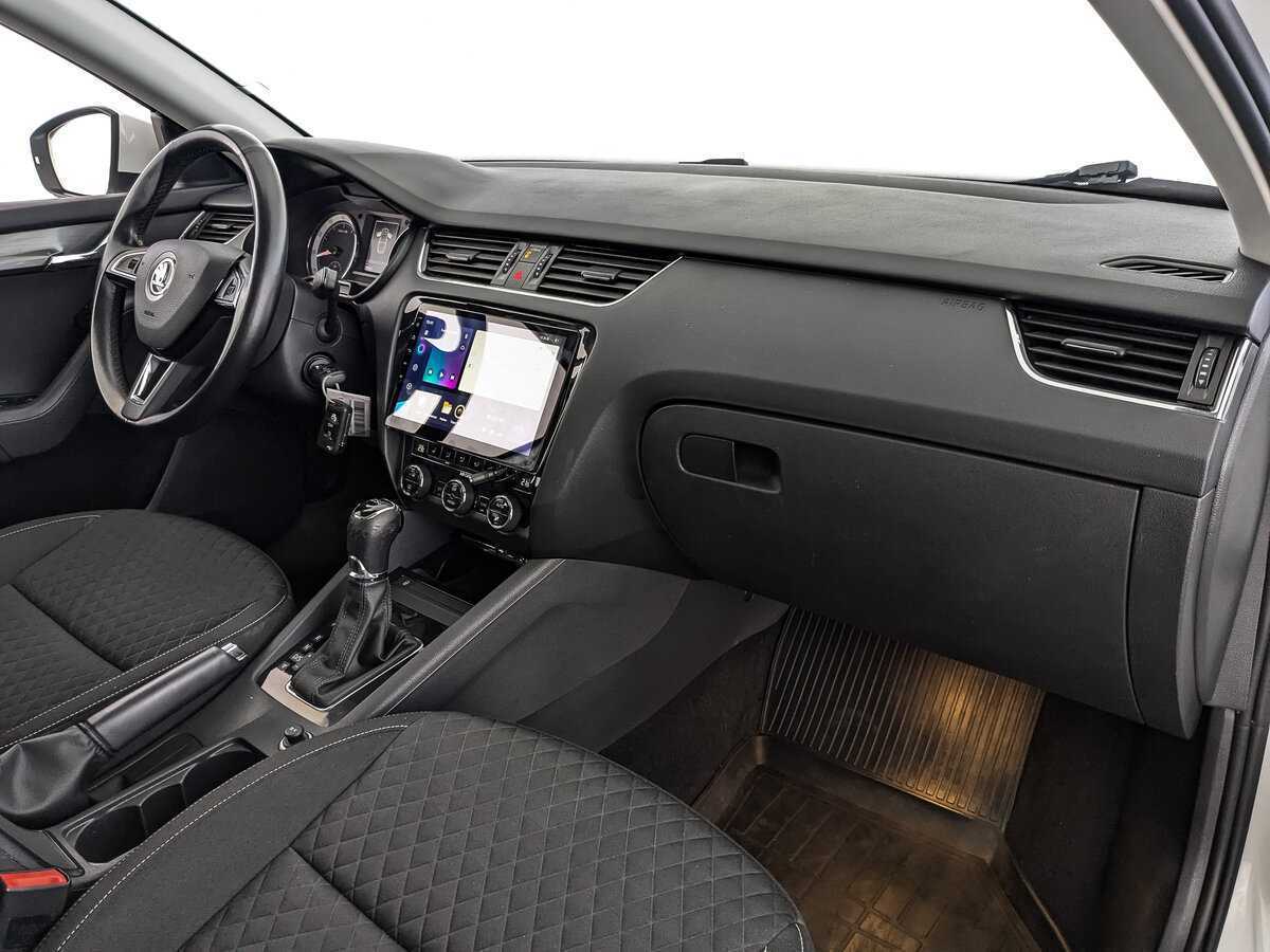 Шкода Октавия б/у, 2017, Роботизированная. Фото: #9