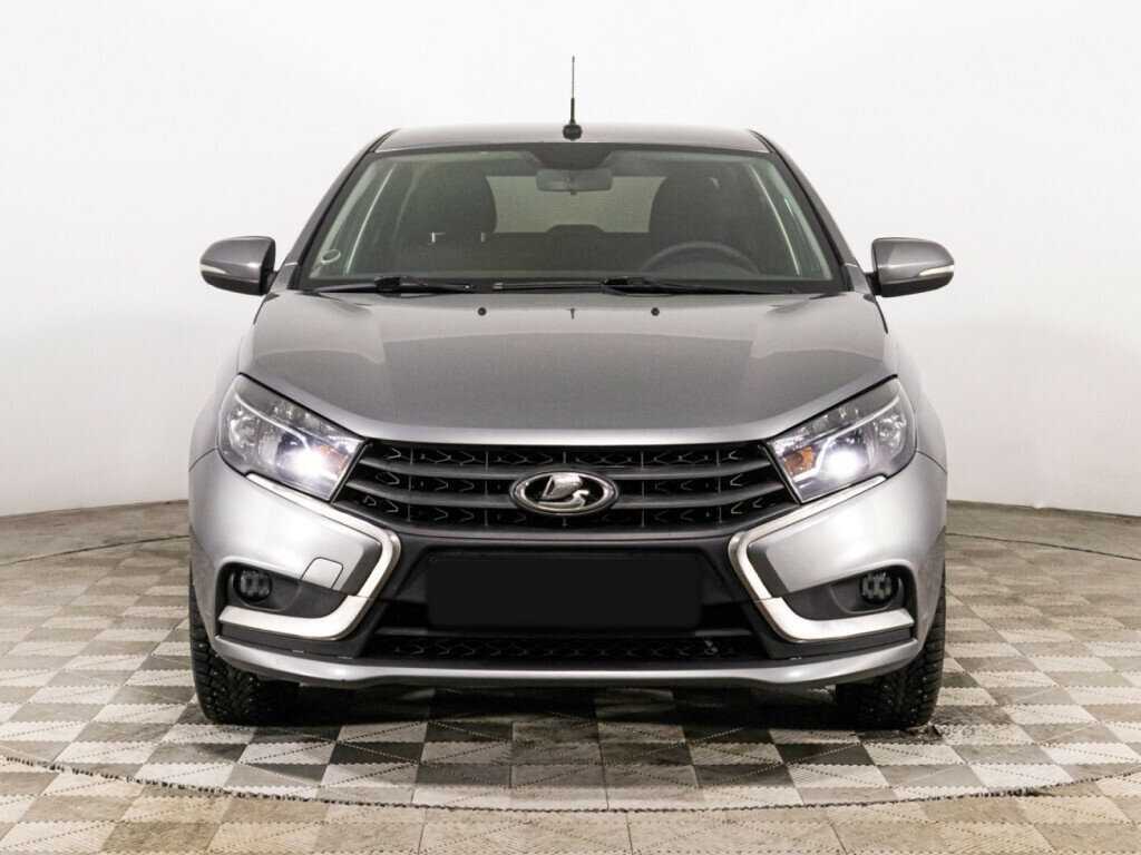 Лада (ВАЗ) Веста б/у, 2017, Механическая. Фото: #1