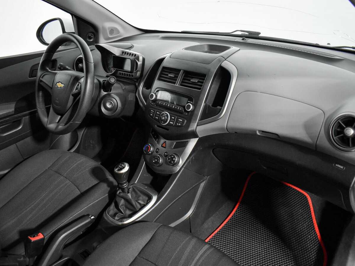 Шевроле Авео б/у, 2014, Механическая. Фото: #11