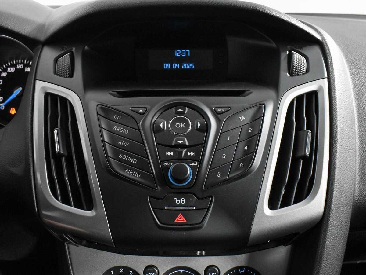 Форд Фокус б/у, 2015, Механическая. Фото: #15