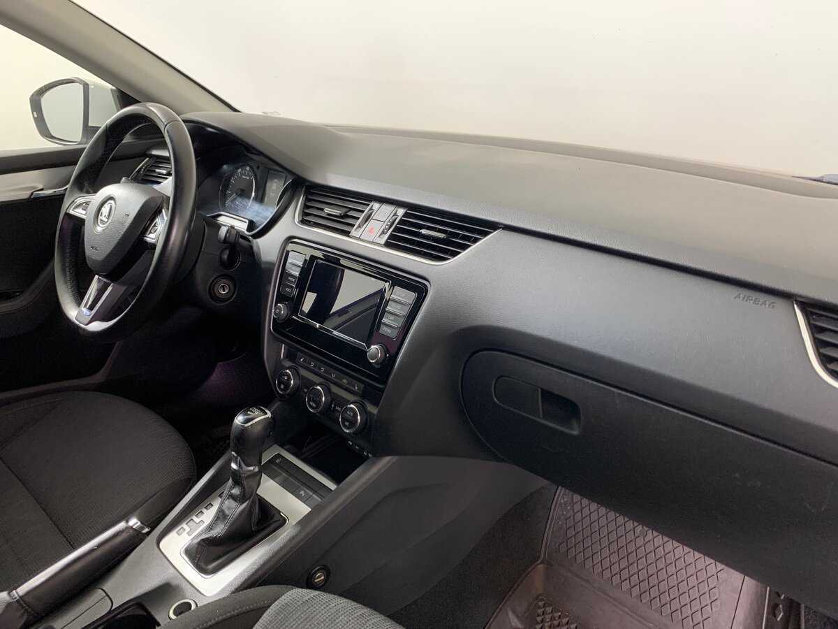 Шкода Октавия б/у, 2015, Роботизированная. Фото: #13