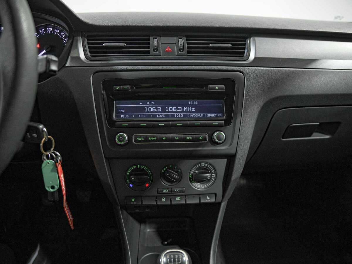 Шкода Рапид б/у, 2015, Механическая. Фото: #8