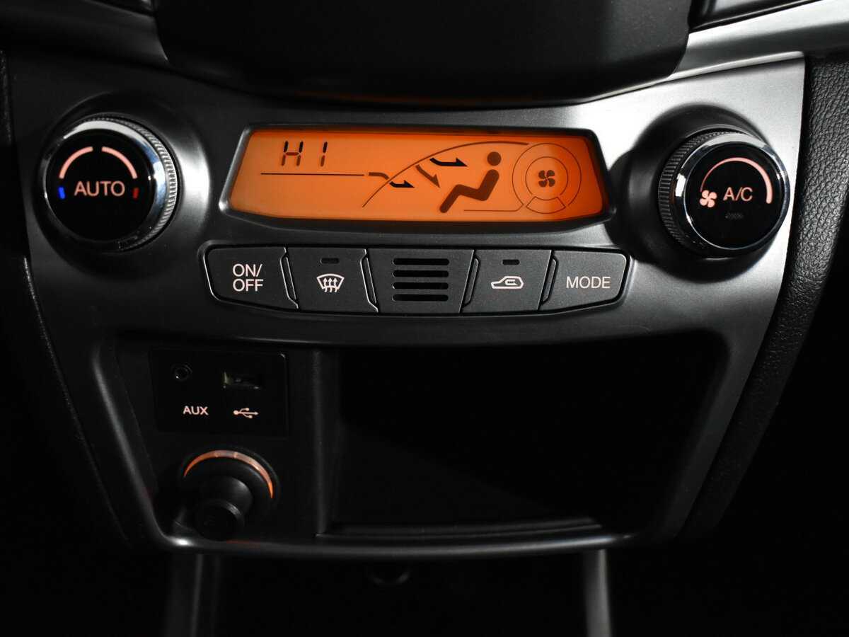 Сан-Ён Актион б/у, 2013, Автоматическая. Фото: #13