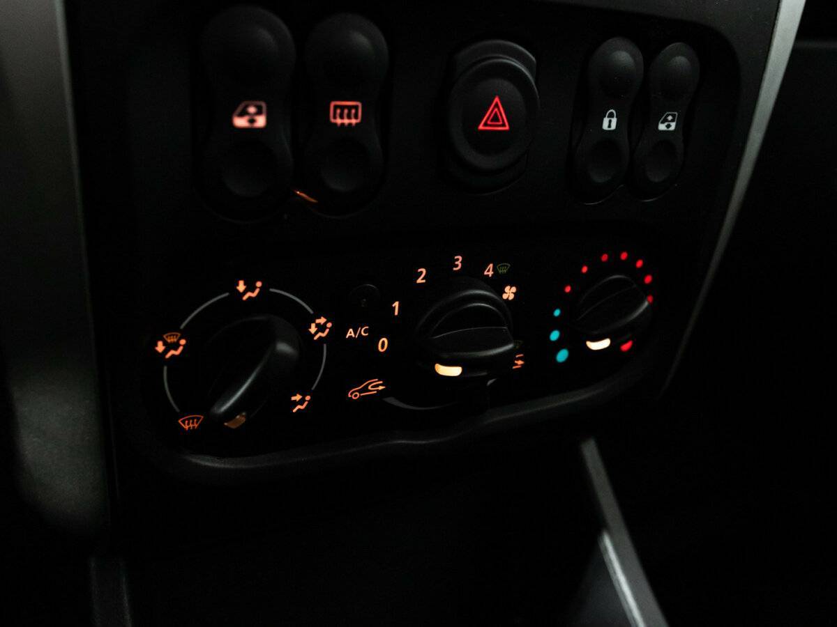 Ниссан Альмера б/у, 2016, Автоматическая. Фото: #13