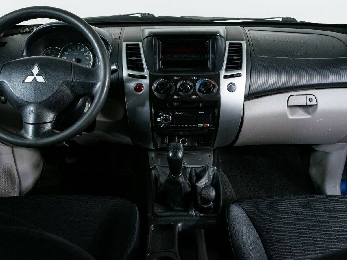 Митсубиши Паджеро Спорт б/у, 2012, Механическая. Фото: #10