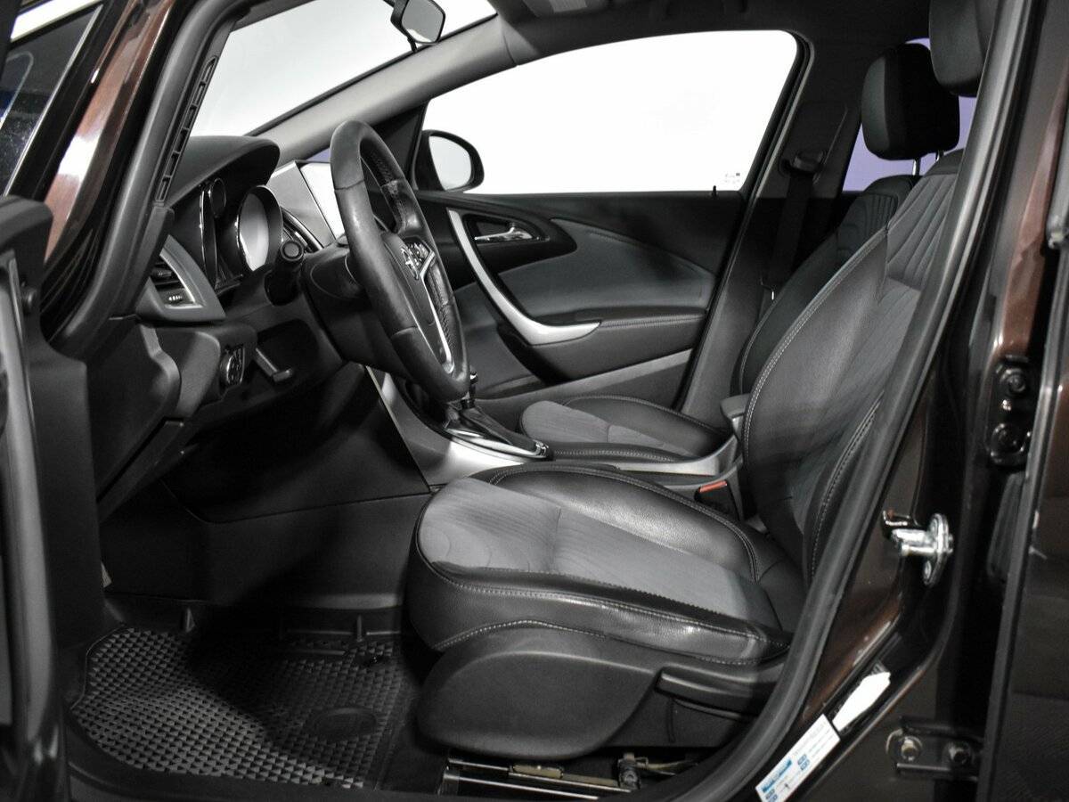 Опель Астра б/у, 2013, Автоматическая. Фото: #9