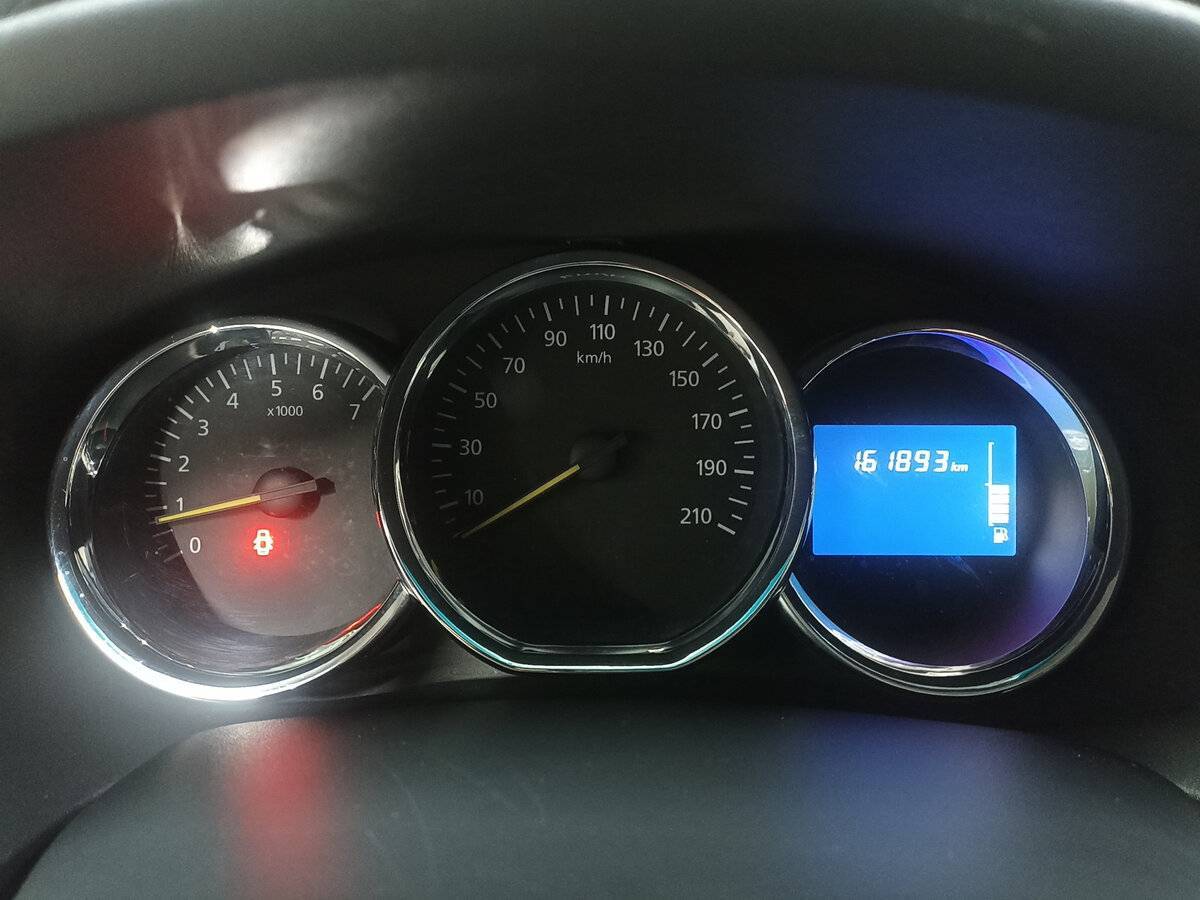 Рено Логан б/у, 2017, Механическая. Фото: #12