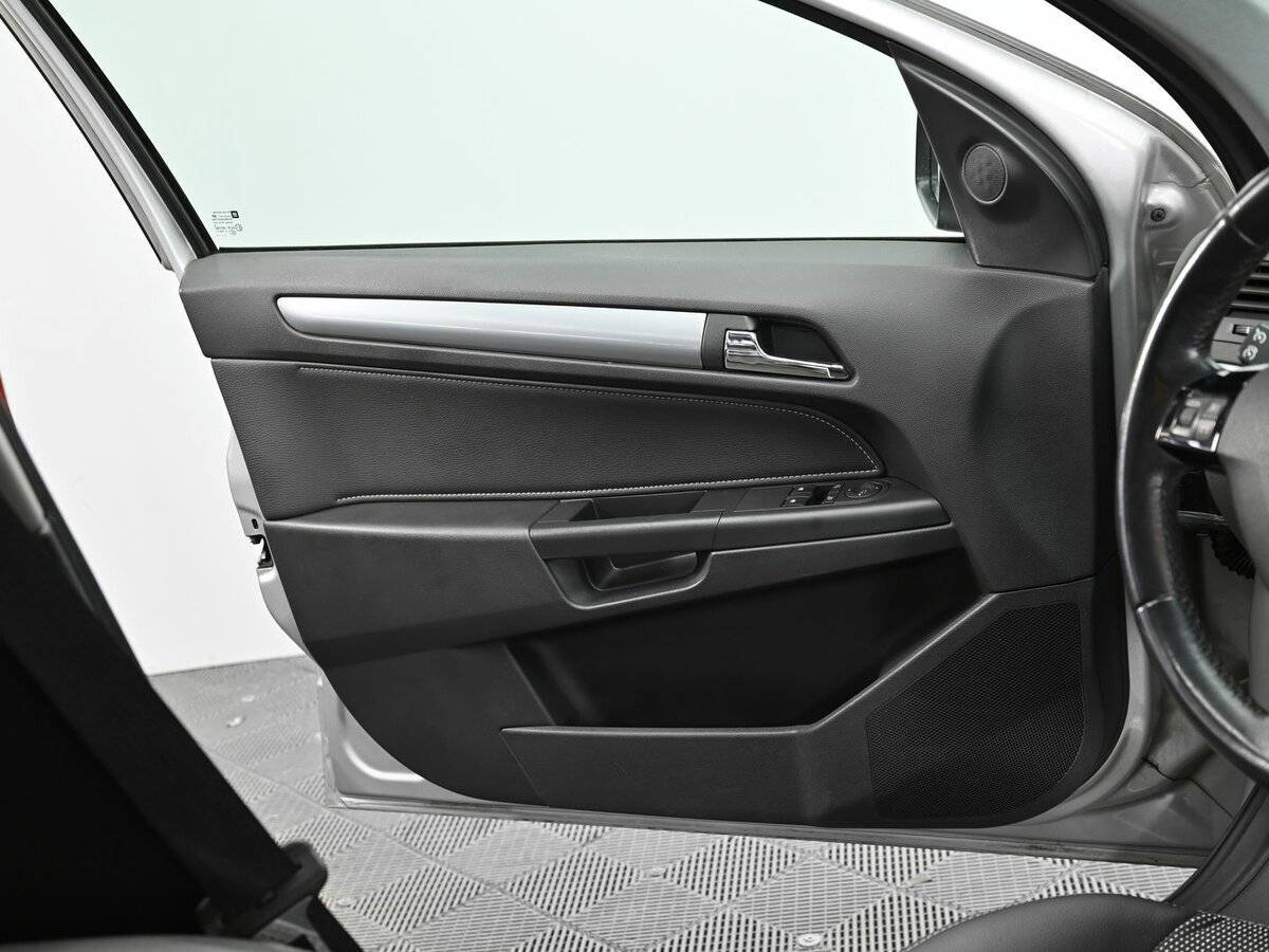 Опель Астра б/у, 2012, Автоматическая. Фото: #6