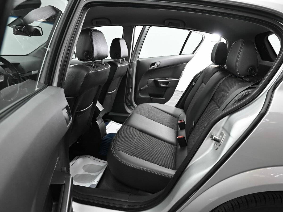 Опель Астра б/у, 2012, Автоматическая. Фото: #12