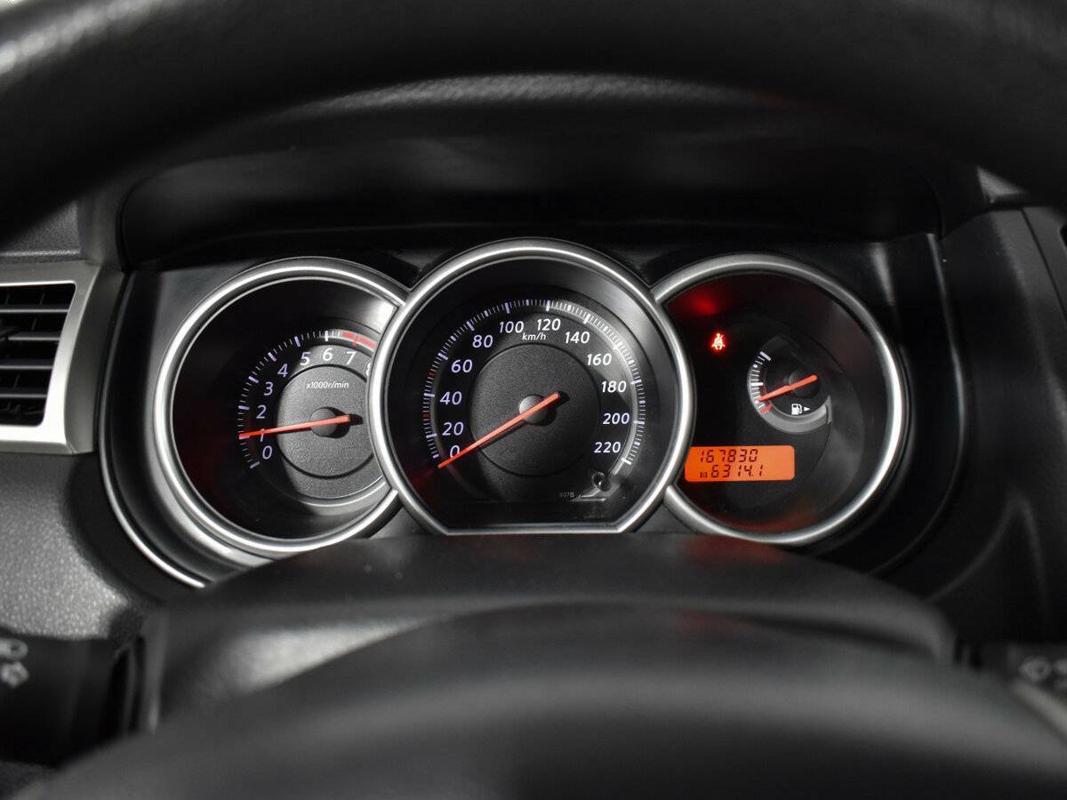 Ниссан Тиида б/у, 2012, Механическая. Фото: #11