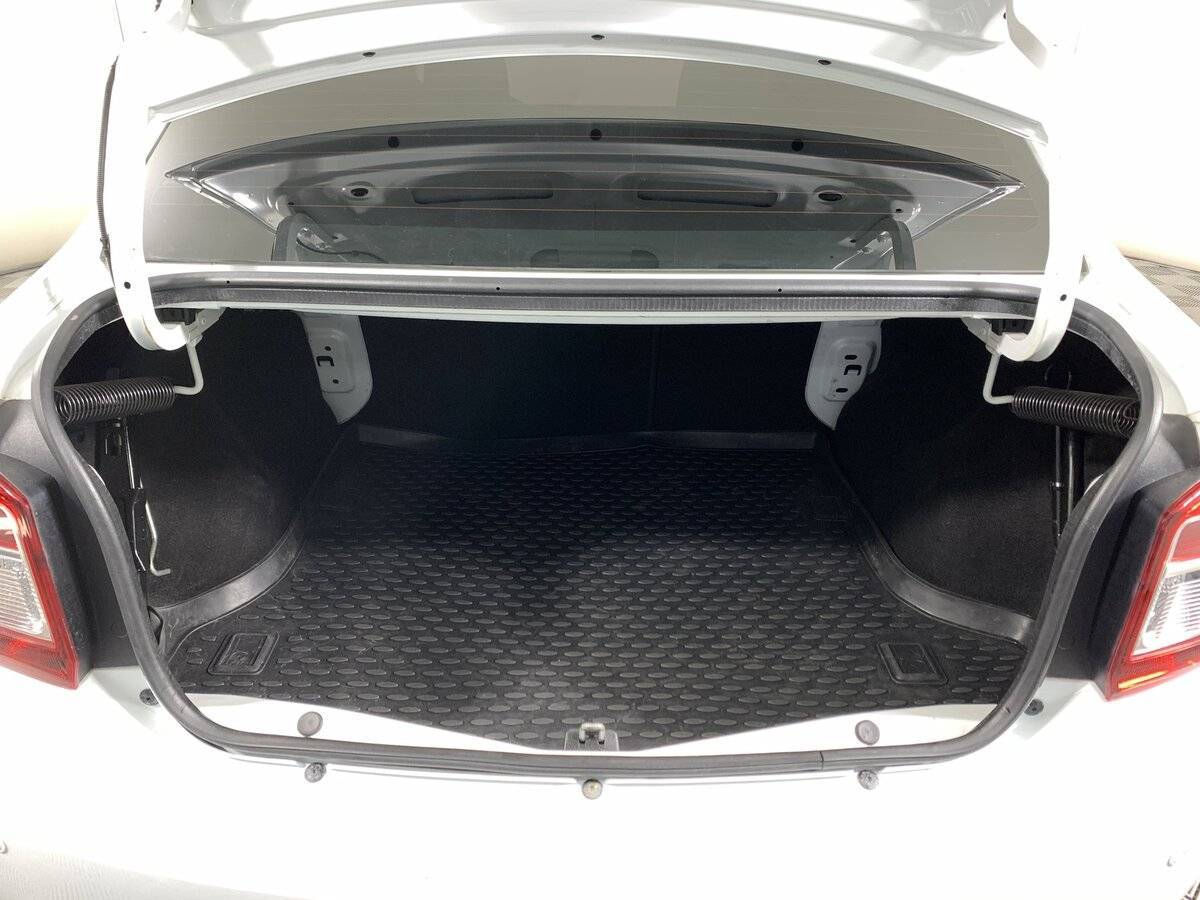 Рено Логан б/у, 2017, Автоматическая. Фото: #18