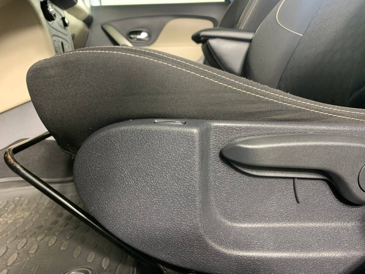 Рено Логан б/у, 2015, Роботизированная. Фото: #15