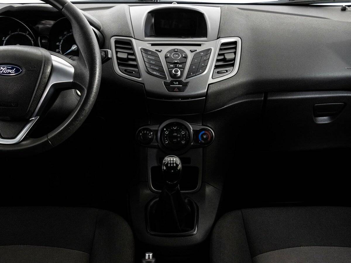 Форд Фиеста б/у, 2015, Механическая. Фото: #11