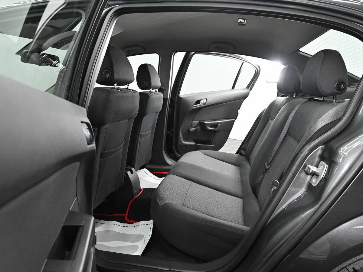 Опель Астра б/у, 2012, Роботизированная. Фото: #12