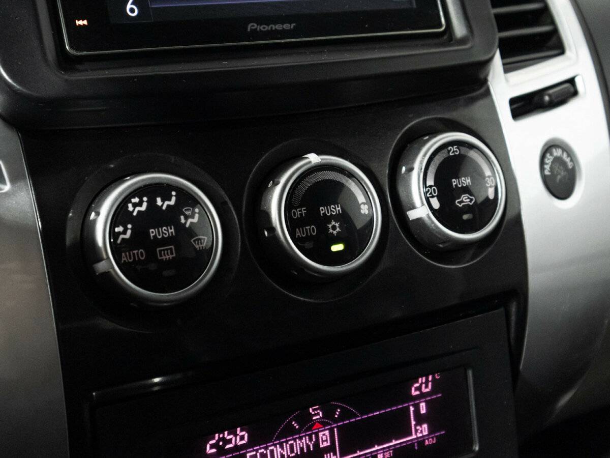 Митсубиши Паджеро Спорт б/у, 2012, Автоматическая. Фото: #17