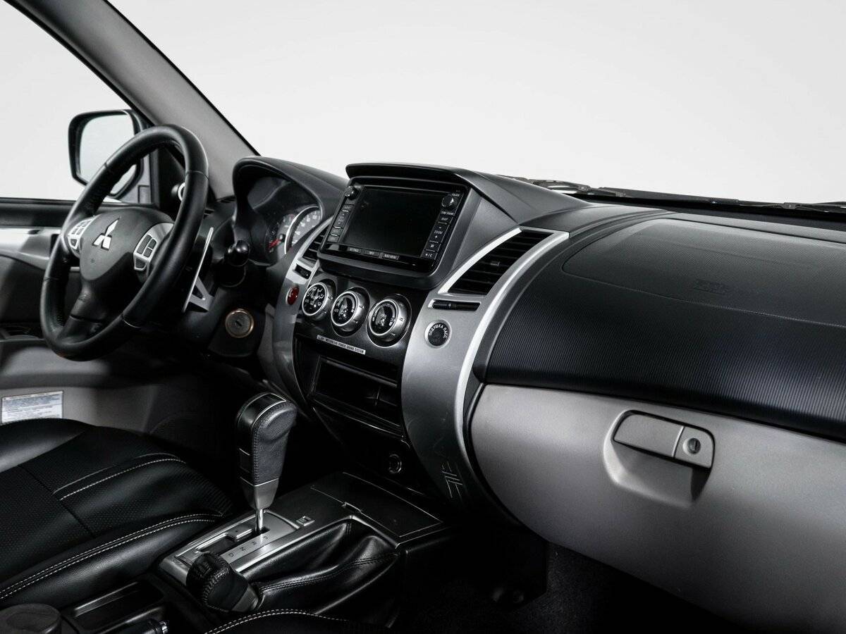 Митсубиши Паджеро Спорт б/у, 2013, Автоматическая. Фото: #8