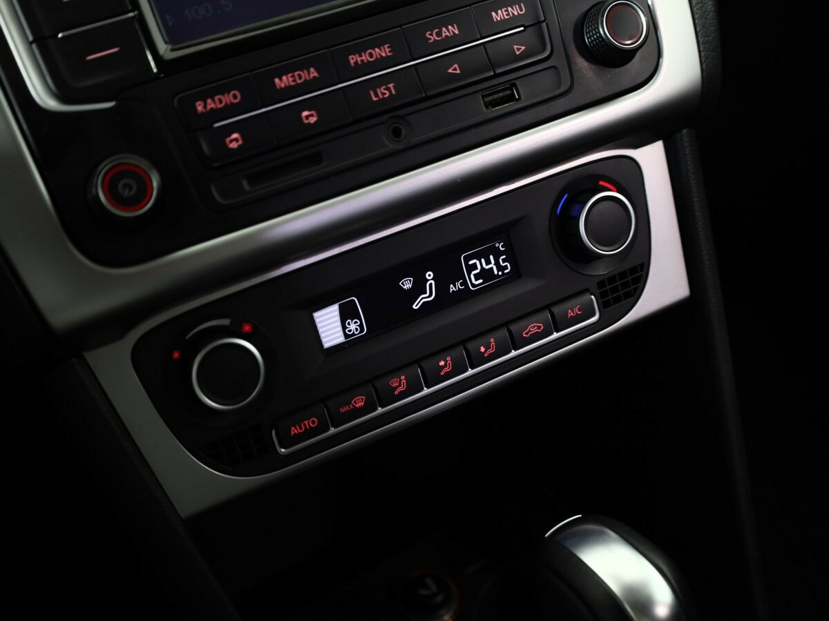 Фольксваген Поло б/у, 2015, Автоматическая. Фото: #12