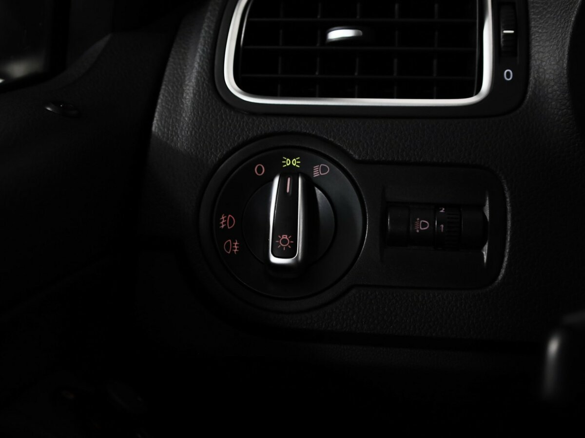 Фольксваген Поло б/у, 2015, Автоматическая. Фото: #16