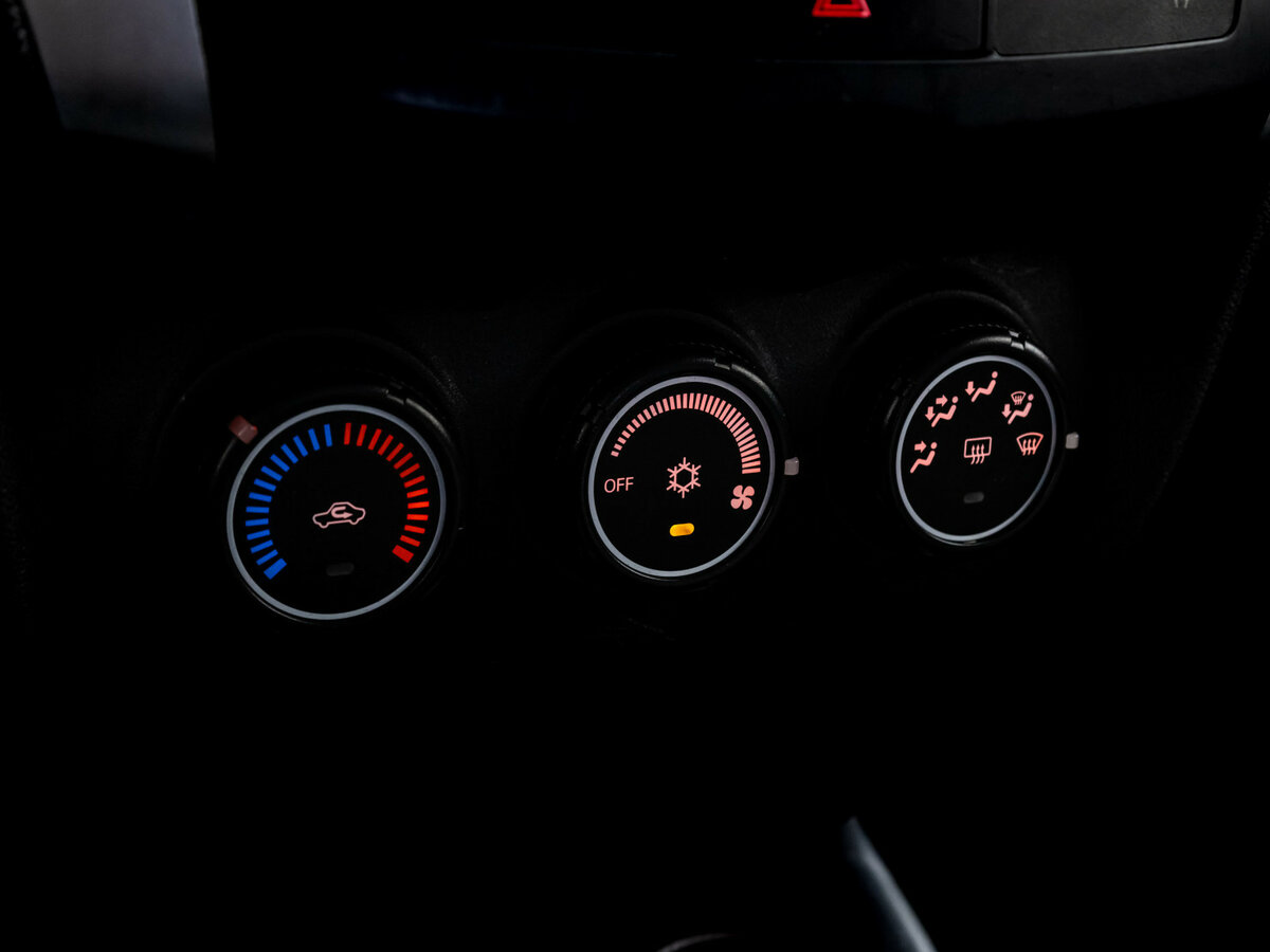 Митсубиши АС-Икс б/у, 2013, Механическая. Фото: #11