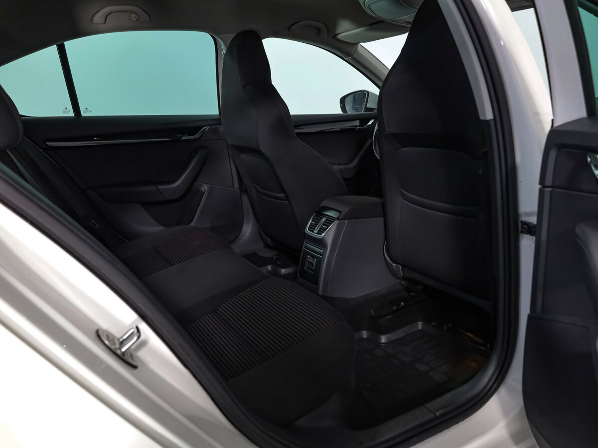 Шкода Октавия б/у, 2015, Роботизированная. Фото: #20