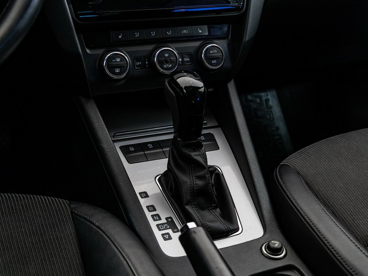 Шкода Октавия б/у, 2014, Роботизированная. Фото: #9