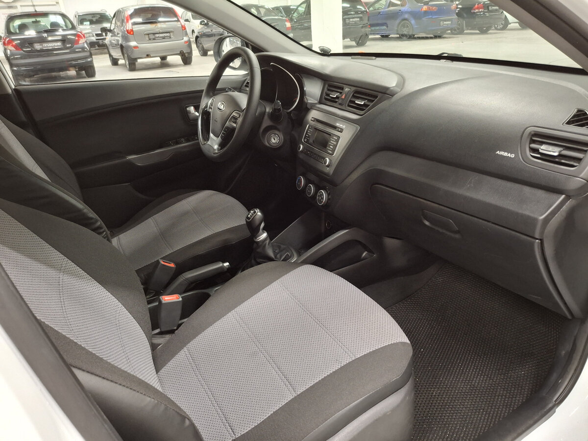 Киа Рио б/у, 2015, Механическая. Фото: #9