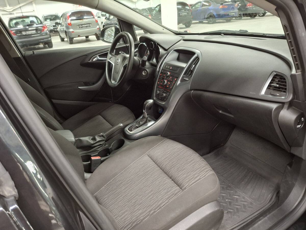 Опель Астра б/у, 2013, Автоматическая. Фото: #10