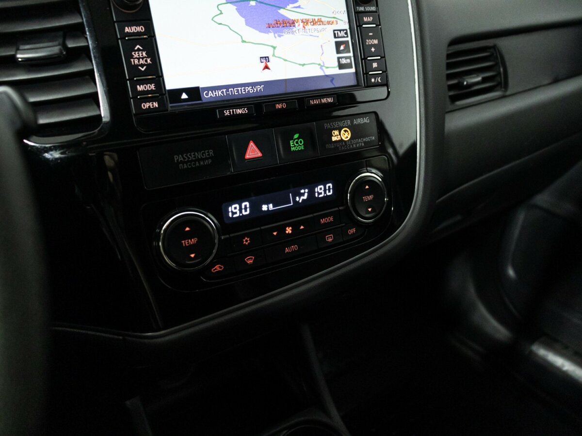 Митсубиши Оутлэндер б/у, 2014, Автоматическая. Фото: #17