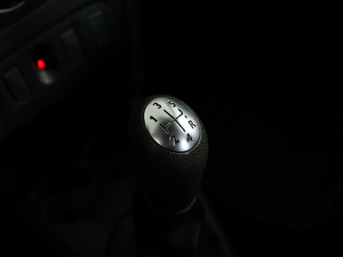 Рено Логан б/у, 2015, Механическая. Фото: #18