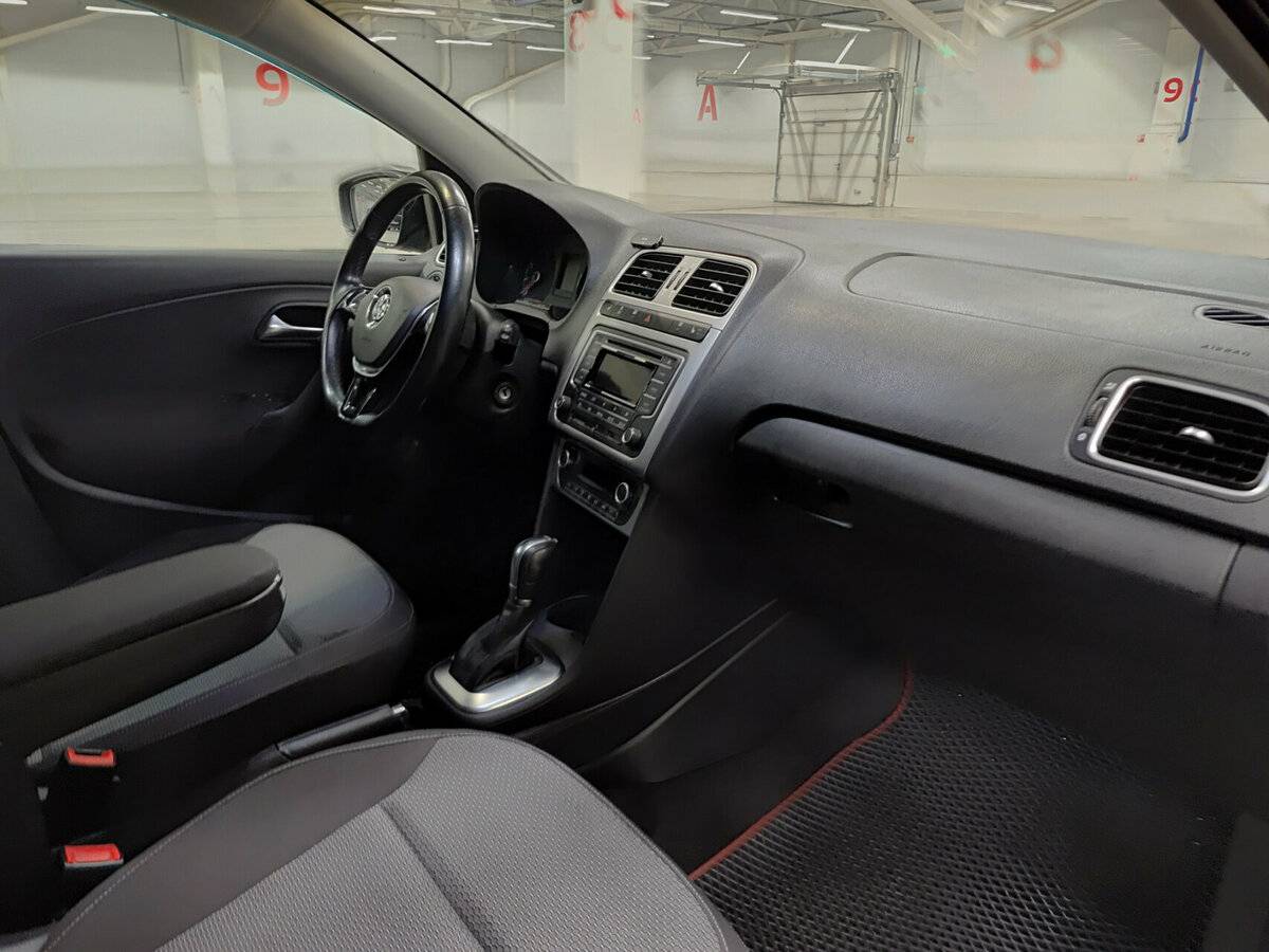 Фольксваген Поло б/у, 2016, Роботизированная. Фото: #9