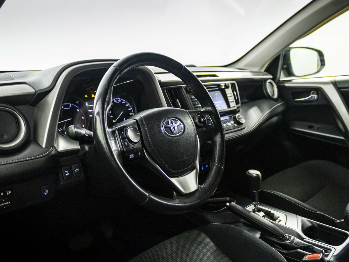 Тойота Рав4 б/у, 2015, Автоматическая. Фото: #9