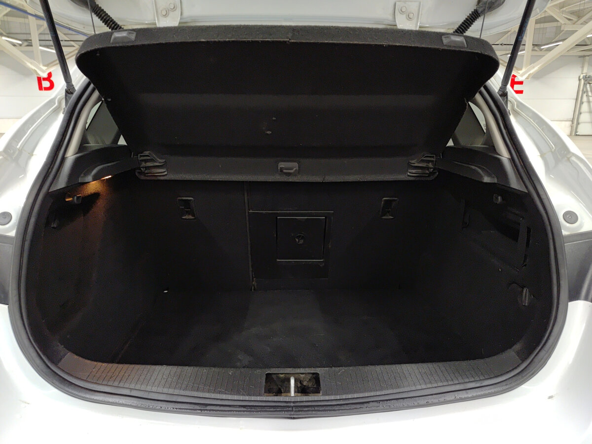 Опель Астра б/у, 2013, Механическая. Фото: #9