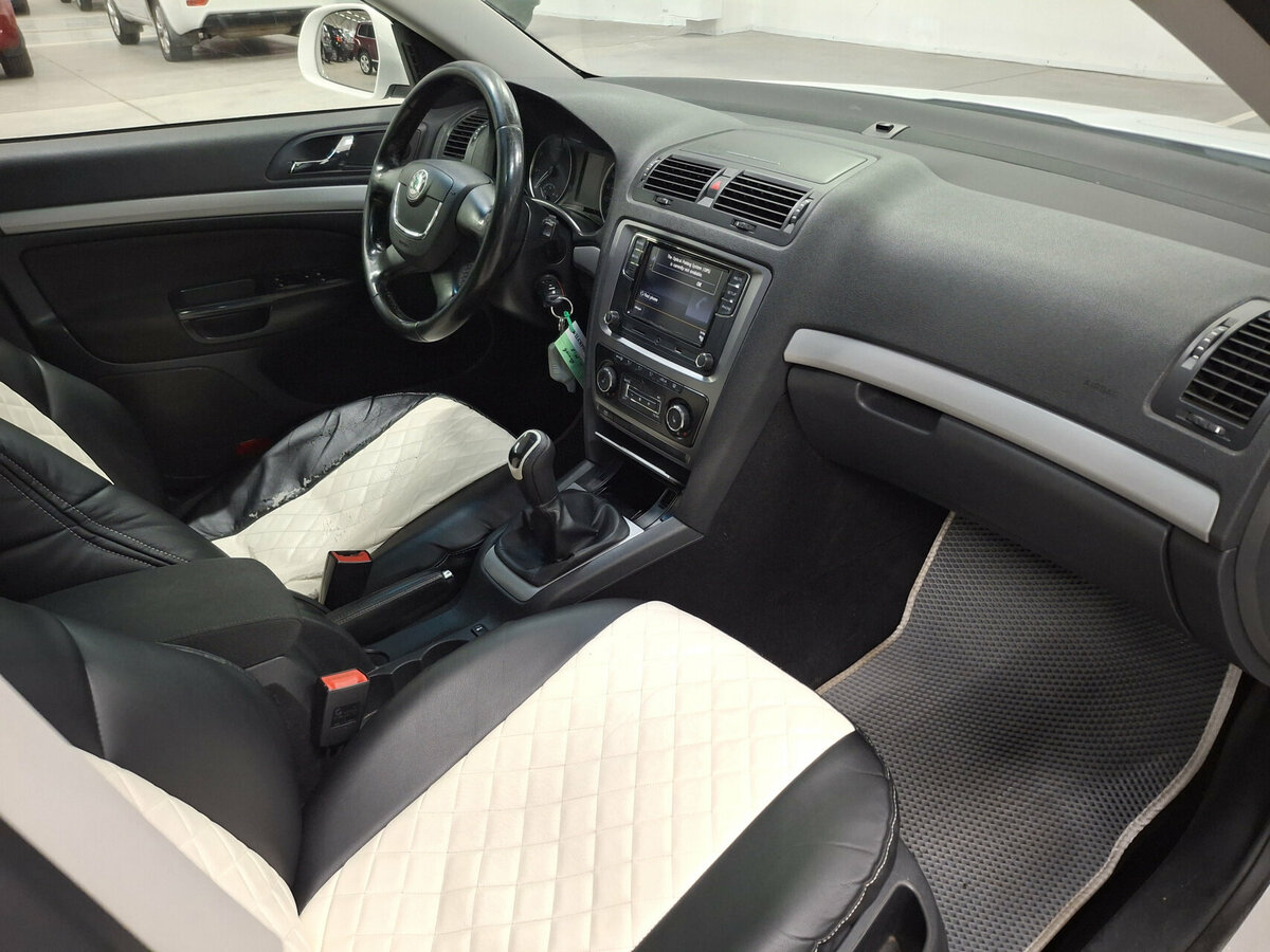 Шкода Октавия б/у, 2012, Механическая. Фото: #10